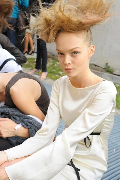 Look 19